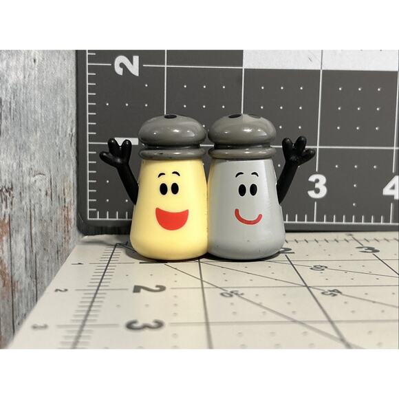 Blue Clues Salt & Pepper Shaker Just Play Replacement Plastic Figure - Picture 1 of 8